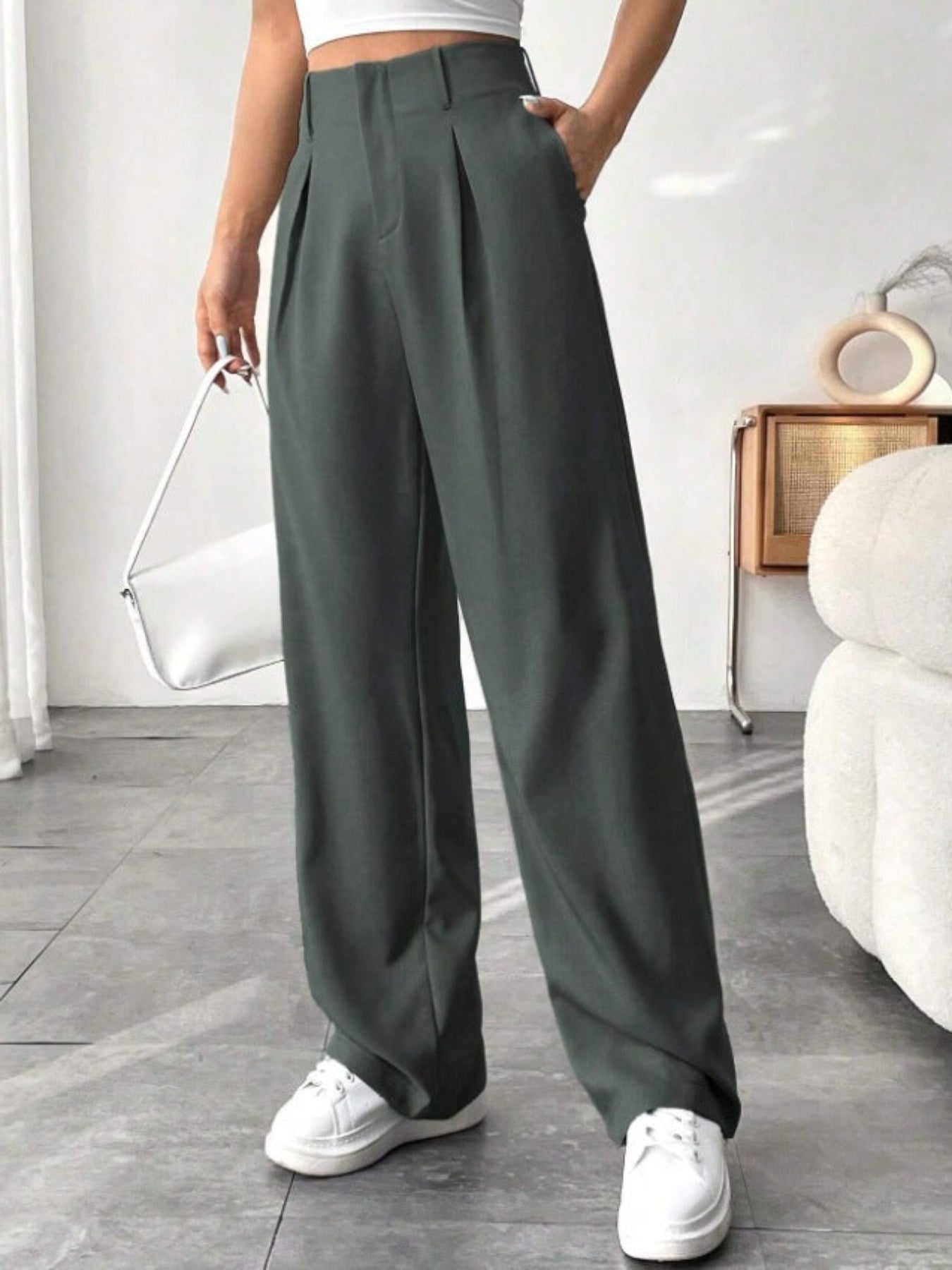 Belisima – Elegant Pleated Wide-Leg Office Trouser
